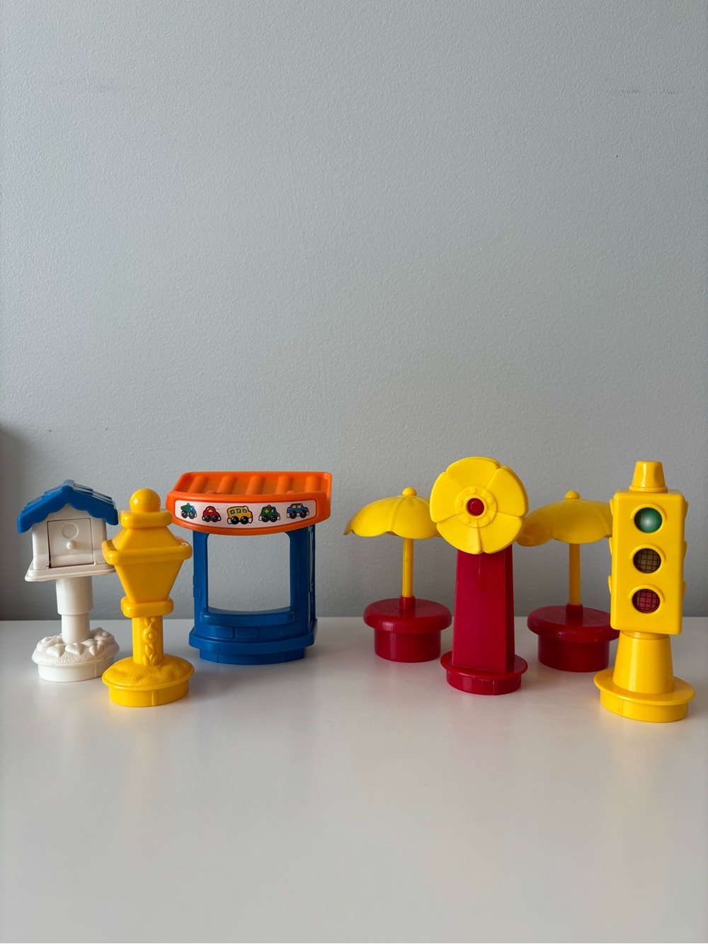 Little People- Train Set (no sound) - Picture 7 of 9